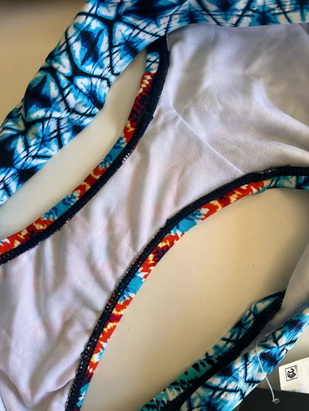 NWT Kenneth Cole Halter Swim Bikini Size Small Tribal Ikat Print Strappy Boho